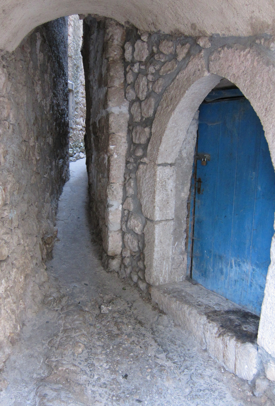 Narrow passageway in Vrbnik
